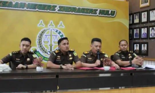 <b>Terima Surat dari Kejagung, Penyidikan Dugaan Korupsi Jual Hutan Negara di Indragiri Hulu untuk Sementara Dihentikan</b>