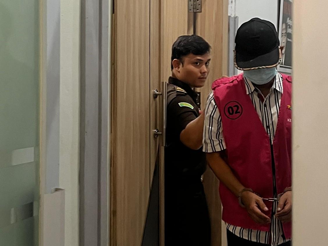 <b>Kadis Dikbud Rokan Hilir Ditahan Kejaksaan, Diduga Korupsi Proyek SMP Negeri 4 Panipahan Rp1,1 Miliar</b>