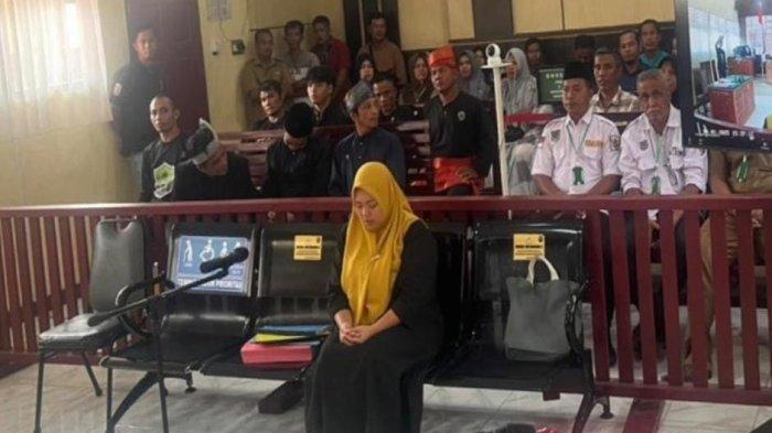 <b>Ria Saprina, Eks Kades di Indragiri Hulu Segera Ditahan dalam Kasus Pemalsuan Surat Tanah</b>