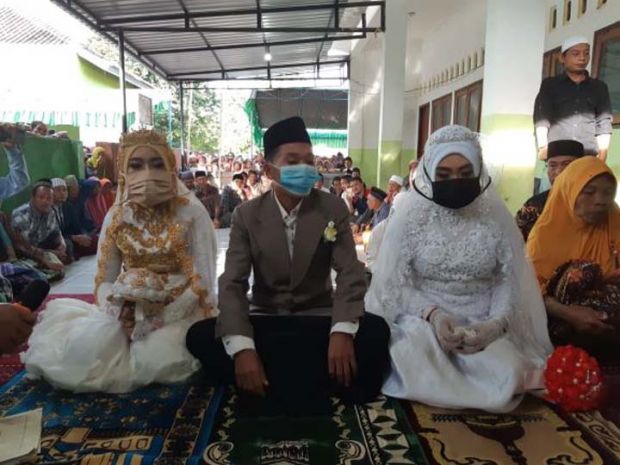 Pulang Merantau dari Malaysia, Pria Ini Sukses Persunting 2 Wanita Sekaligus