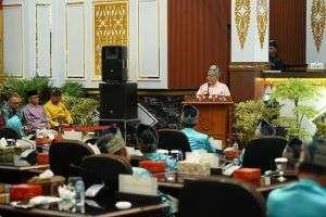 Saat Hadiri Rapat Paripurna HUT ke-240 Pekanbaru, Pj Gubri Beberkan soal Pengambilalihan 17 Ruas Jalan dan Banjir