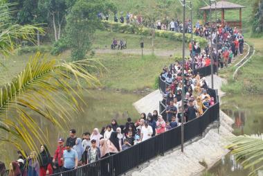 bjalan-santai-dan-peluncuran-prodi-baru-diikuti-2500-peserta-meriahkan-milad-ke44-unilakb