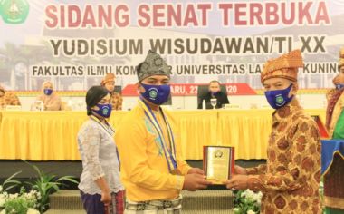 igharimi-musala-asal-kepulauan-meranti-jadi-pemuncak-yudisium-fasilkom-unilak