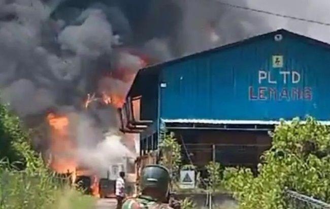 <b>PLTD Lemang Terbakar, Dua Kecamatan di Kepulauan Meranti Provinsi Riau Gelap Gulita</b>