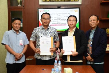 bperkuat-layanan-jual-beli-dan-cicil-emas-bagi-masyarakat-brk-syariah-gandeng-hartadinata-groupb