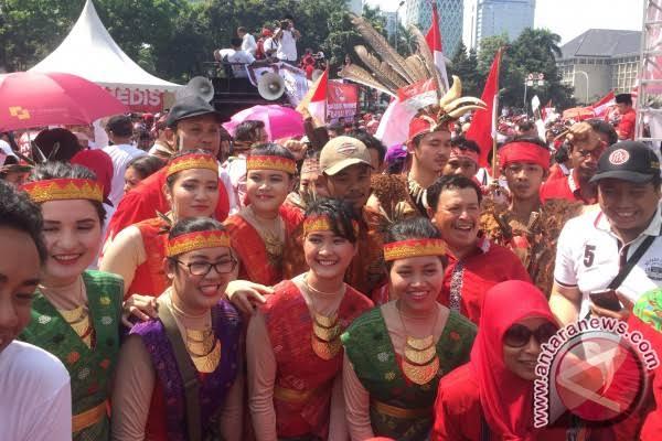<b>Biasanya Diselenggarakan di Jakarta, Kali Ini Parade Bhinneka Tunggal Ika akan Digelar di Riau</b>