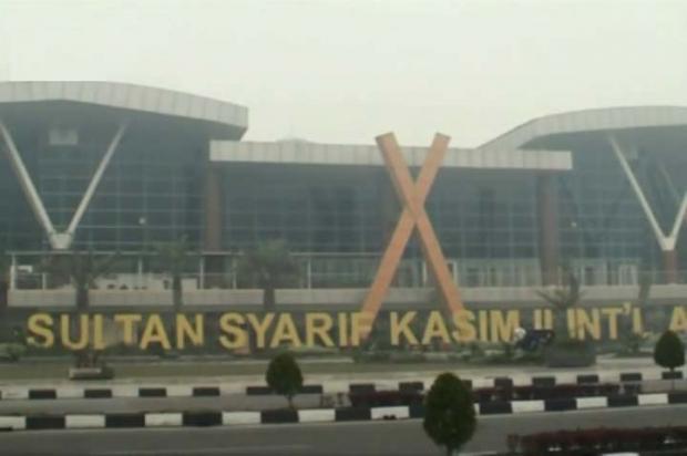Pesawat yang Ditumpangi Pegawai Kementerian dari Jakarta ke Pekanbaru Dua Jam Berputar-putar di Udara
