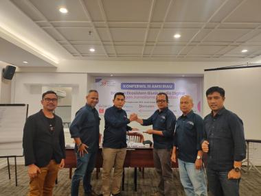 duet-firman-agus-dan-budi-satria-terpilih-secara-aklamasi-pimpin-amsi-riau-20232027