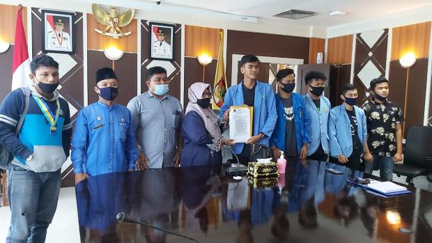 Aliansi Mahasiswa dan Pemuda se-Riau Datangi Kantor Wali Kota Pekanbaru Minta Kadiskes M Noer Dicopot