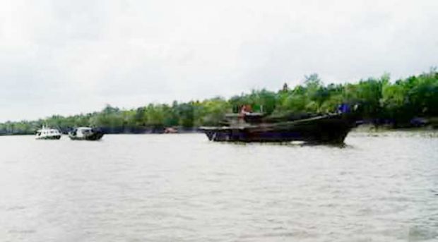 Perahu Motor Terbalik di Laut Kepulauan Meranti, Nakhoda Belum Ditemukan