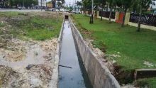 model-proyek-drainase-jalan-soekarnohatta-pekanbaru-berbiaya-puluhan-miliar-rupiah-ini-bikin