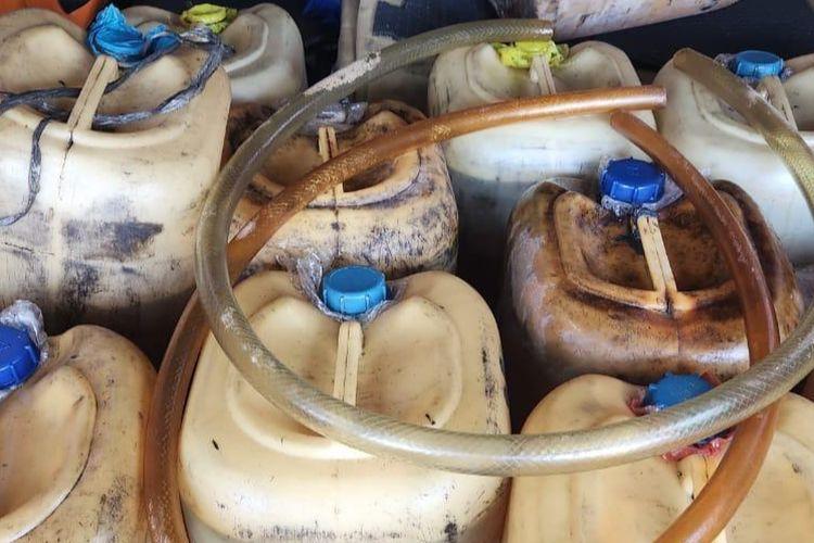 Sedang Berada di Warung, Penimbun Solar Bersubsidi di Bengkalis Riau Ditangkap