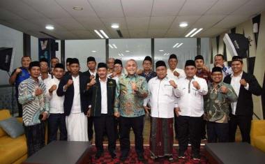 bdukung-program-gubernur-terpilih-nu-riau-komitmen-sosialisasikan-brk-syariah-ke-pesantrenb