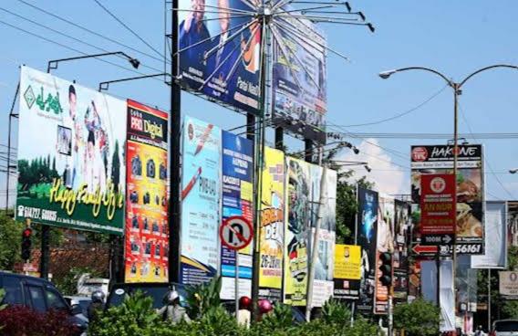 <b>Sebanyak 400 Lebih Tiang Reklame di Kota Pekanbaru akan Dibongkar</b>