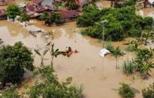 permukiman-warga-tangkerang-utara-pekanbaru-terendam-banjir-petugas-antar-makanan-buka-dan-sahur