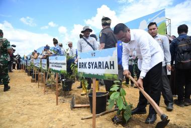 bbrk-syariah-ikut-dukung-program-pelestarian-lingkungan-dan-swasembada-pangan-pemkot-pekanbarub