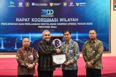 bbi-riau-beri-penghargaan-ke-brk-syariah-atas-dukungan-digitalisasi-keuangan-daerahb