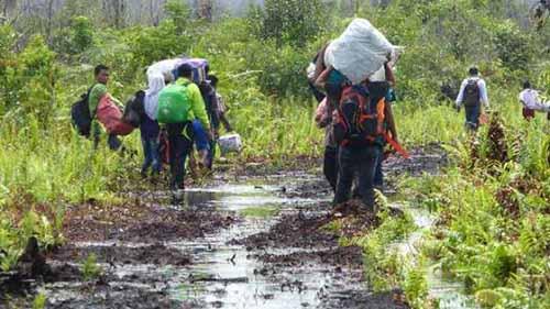 Tujuh Desa di Ujung Kabupaten Kampar Nyaris Terisolasi lantaran Jalannya Berlumpur, Sudah Bertahun-tahun Warga Mengeluh tanpa Ada yang Peduli