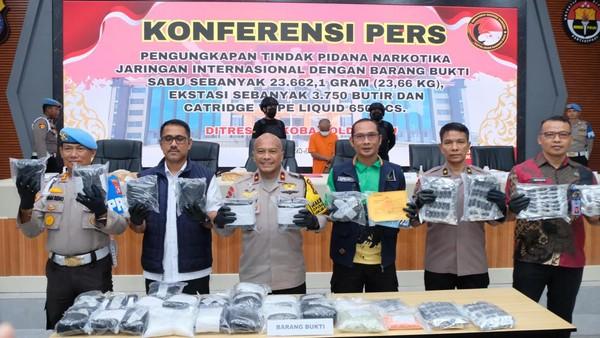 <b>Polda Riau Bongkar Narkoba Rp 25 M, Pelaku Ditangkap Saat Mau Lamar Pacar</b>
