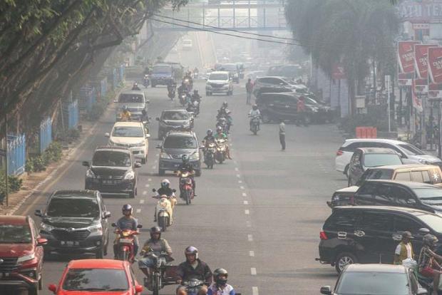 Dampak Kabut Asap yang Makin Pekat, Jarak Pandang di Pekanbaru 1,5 Km