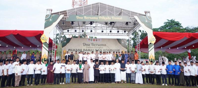<b>Wujudkan Pilkada 2024 yang Damai dan Kondusif, Polda Riau Gelar Doa Bersama</b>