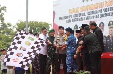 bdidampingi-pj-gubernur-kapolda-riau-pimpin-apel-kesiapan-pengamanan-pilkada-serentak-2024b
