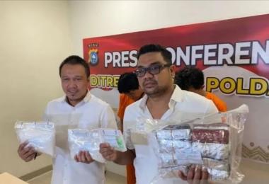 baparat-polda-riau-kembali-berhasil-ungkap-peredaran-narkoba-kelas-kakapb