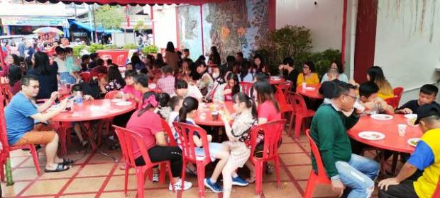 Imlek Hari Keempat di Bengkalis Sajikan Puluhan Jenis Menu, Bazar Kuliner Gratis Diserbu Pengunjung