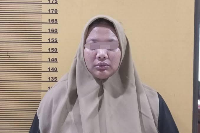 Wanita di Indragiri Hulu Riau Tega Rampok dan Aniaya Nenek Sendiri gara-gara Ingin Beli HP Baru, Kepala Korban Bocor Dipukul Besi