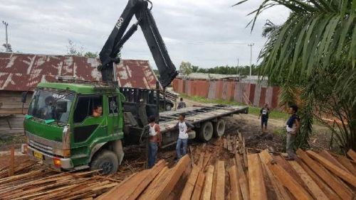 Diduga Jalankan Aktivitas ”Illegal Logging”, Kilang Kayu ”Tak Bertuan” di Desa Petani Kecamatan Mandau Digerebek Polisi