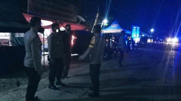 71 Kendaraan yang Hendak Mudik ke Sumbar Disuruh Putar Arah ke Arah Kota Telukkuantan