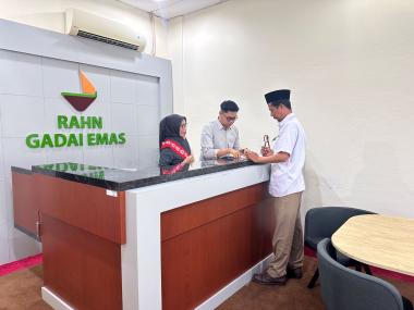 bkemudahan-dan-prinsip-syariah-jadi-alasan-masyarakat-memilih-gadai-emas-brk-syariahb