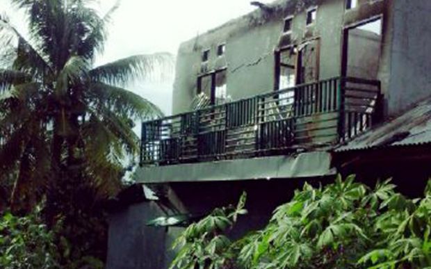 Diduga karena Korsleting, Rumah Pensiunan TNI di Tangkerang Hangus Terbakar