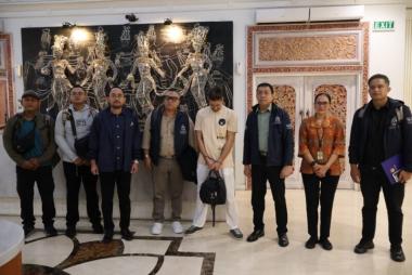 bburonan-paling-dicari-di-rumania-ternyata-bersembunyi-di-bali-nikah-siri-dengan-wni-hidup-dari