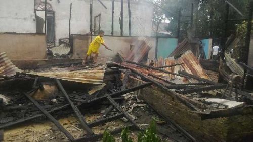 Rumah Milik Fairun Arbi di Desa Kebundurian Kampar Ludes Terbakar Saat Sedang Tidur Pulas