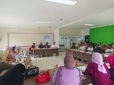 bkisruh-organisasi-temui-titik-terang-raja-isyam-ajak-anggota-pwi-riau-tetap-semangat-berkegiatanb