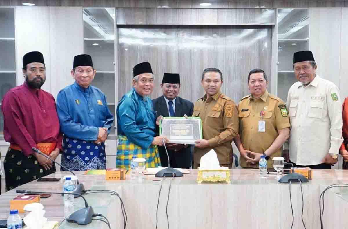 <b>Di Hadapan Badan Pekerja dan Tokoh Berbagai Unsur, Gubernur Abdul Wahid Nyatakan Dukung Penuh Pembentukan Daerah Istimewa Riau</b>