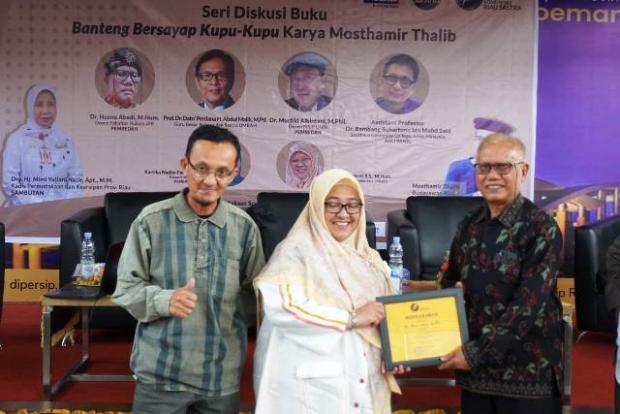 Mosthamir Berhasil Jadikan Sastra sebagai Suara Masyarakat