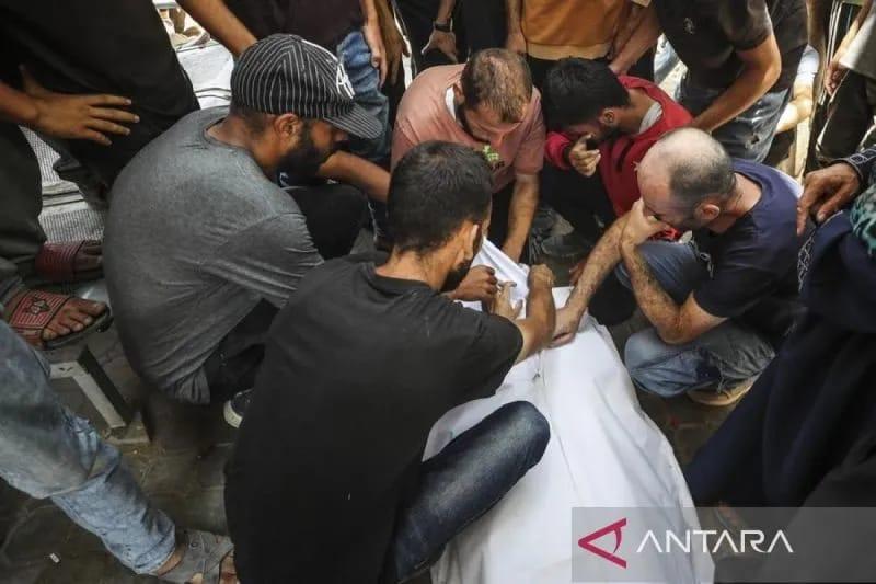 <b>Gaza Krisis: Warga Masak Pakai Sampah Plastik</b>