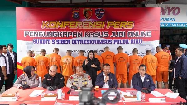 <b>Bisnis Judol Dibongkar Polda Riau, Bos Ditangkap Saat Landing dari Malaysia</b>