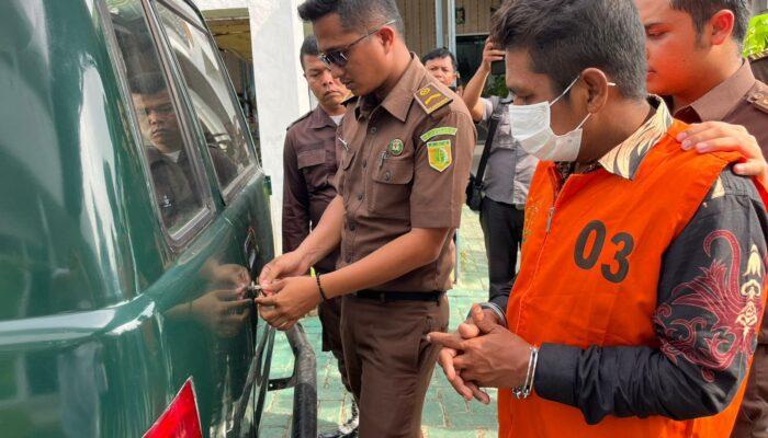<b>Pakai Dana Desa ke Tempat Hiburan, Mantan Pj Kades Rasau Ditahan Kejari Labusel</b>