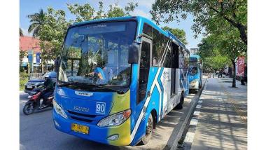 bwarga-yang-naik-bus-tmp-diberi-tarif-khusus-rp242-angkanya-sama-persis-dengan-usia-kota-pekanbarub