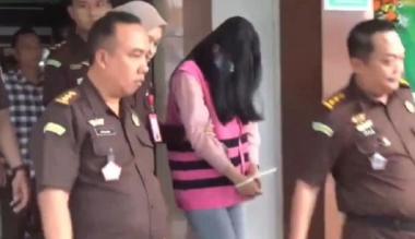 btersangka-kasus-korupsi-bank-daerah-di-jember-pernah-bakar-kantor-buat-hilangkan-buktib