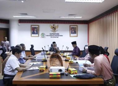 bahas-pajak-dan-retribusi-bapemperda-dprd-riau-rapat-dengan-bapenda-dan-biro-hukum