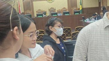 buang-negara-yang-diduga-dikorupsi-eks-dirut-taspen-dialirkan-ke-pacarnya-dalam-bentuk-mobil-hrv