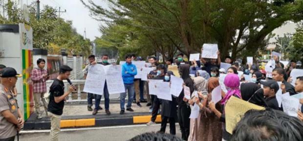 Tolak RUU Bermasalah, Aliansi Masyarakat Sipil Riau Unjuk Rasa di Pekanbaru