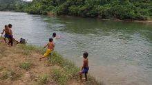 bocah-10-tahun-hilang-di-sungai-pengarutan-sorek-pelalawan