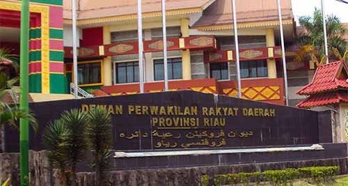 Rapat Paripurna DPRD Riau Penyampaian Hasil Revisi Tatib Pemilihan Wakil Gubernur Dihujani Interupsi