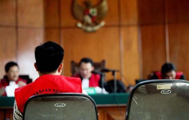 Hakim Marahi Terdakwa Kasus Korupsi Pengurusan Sertifikat Tanah KUD Siampo Pelangi Kuansing karena Berikan Keterangan Berbelit-belit