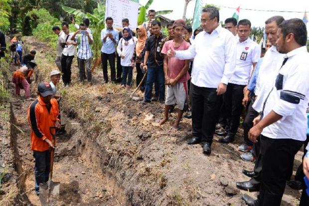 Menteri Desa Akan Rayu Pengusaha Bangun Pabrik Ban di Desa Sarigaluh Kampar
